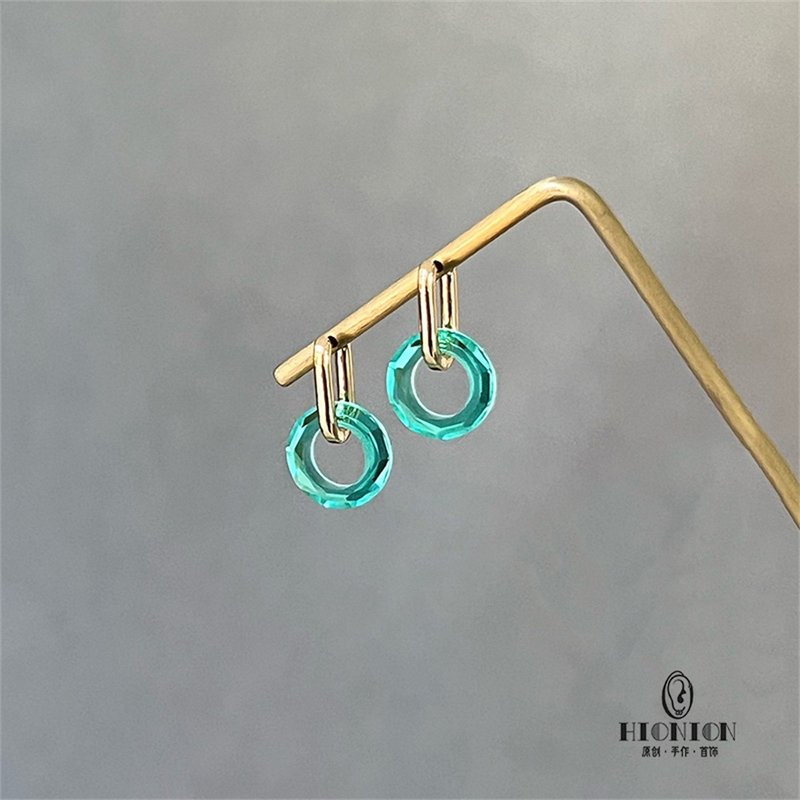 Hi Onion original design green donut gold-plated ear clip ear hook niche new Chinese style advanced circle earrings - ต่างหู - วัสดุอื่นๆ สีเขียว