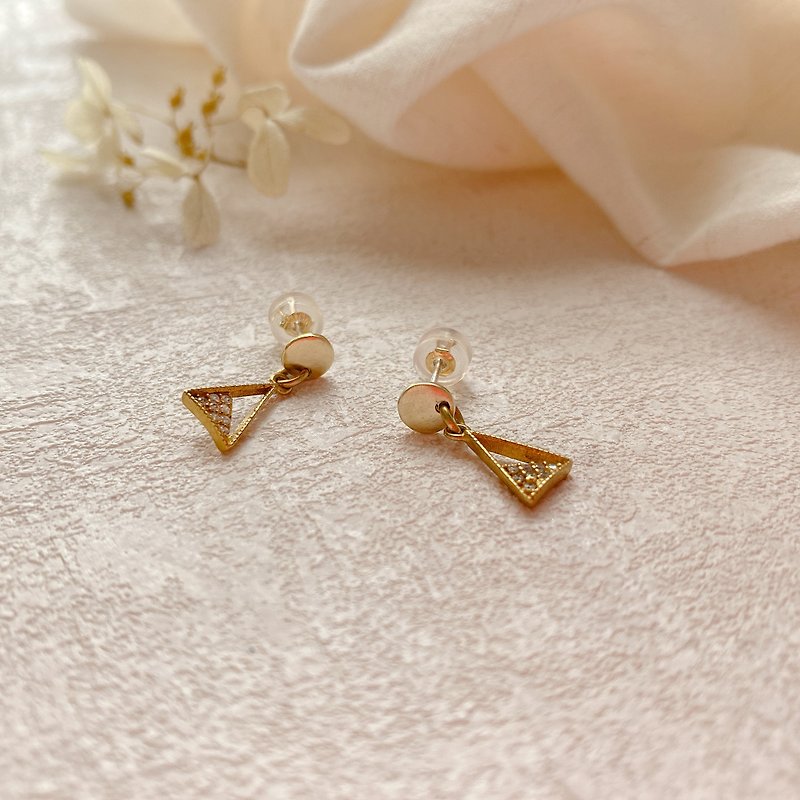 Lovely angels-zircon brass earrings - ต่างหู - ทองแดงทองเหลือง สีทอง