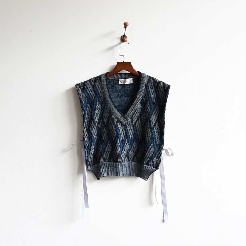 【蛋植物古著】冰川意象改製綁帶古著背心毛衣 - 女毛衣/針織衫 - 其他人造纖維 