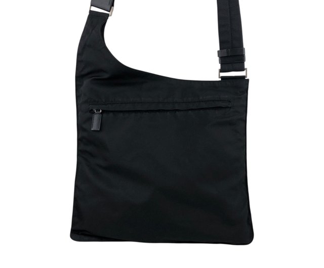 PRADA ブラックレザー ショルダーバッグ ヴィンテージヴィンテージPRADA PRADA ヴィンテージ レザー ショルダーバッグ 鞄 黒 レディース