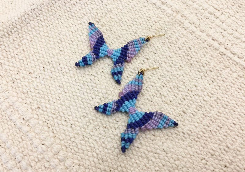 [Butterfly] Single ornament silk Wax thread handmade earrings - ต่างหู - วัสดุกันนำ้ หลากหลายสี