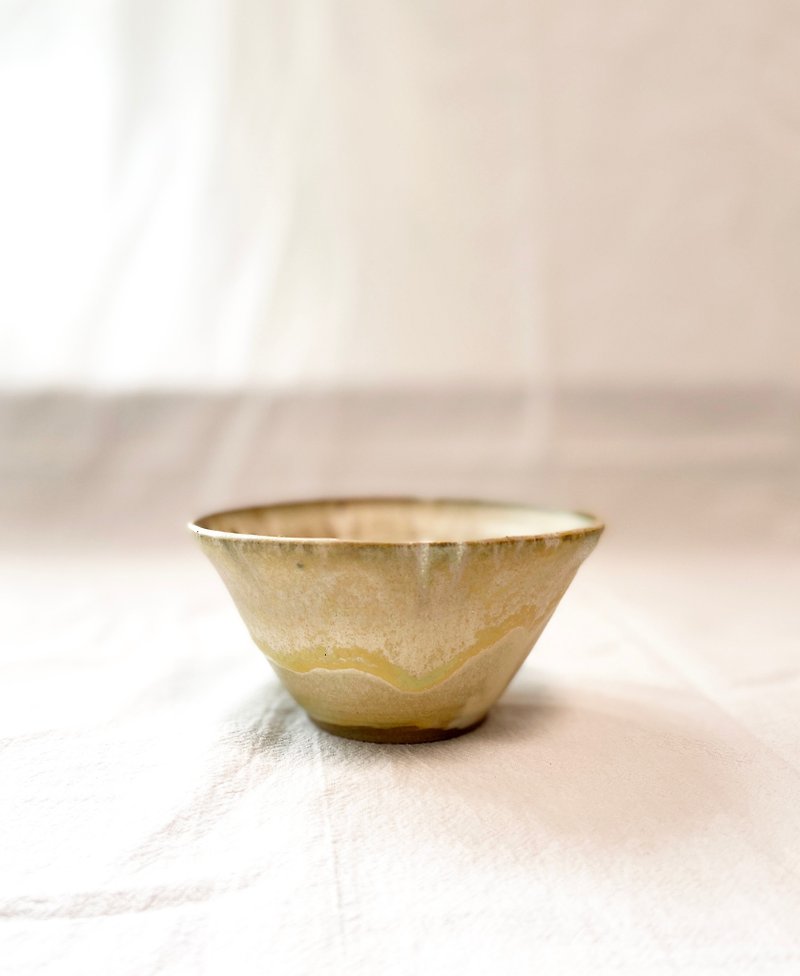 陶器の手作り | 貝色陶器 茶碗(大) 幅12cm - 茶碗・ボウル - 陶器 カーキ