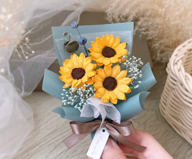 ミニひまわりブーケ l ギフトボックス付き、輸入紙花、卒業ブーケ