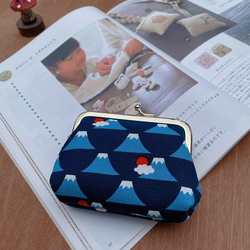 Gold bag/coin purse/headphone storage/gift/I love Mount Fuji/Christmas gift made in Taiwan - Coin Purses - Cotton & Hemp Blue