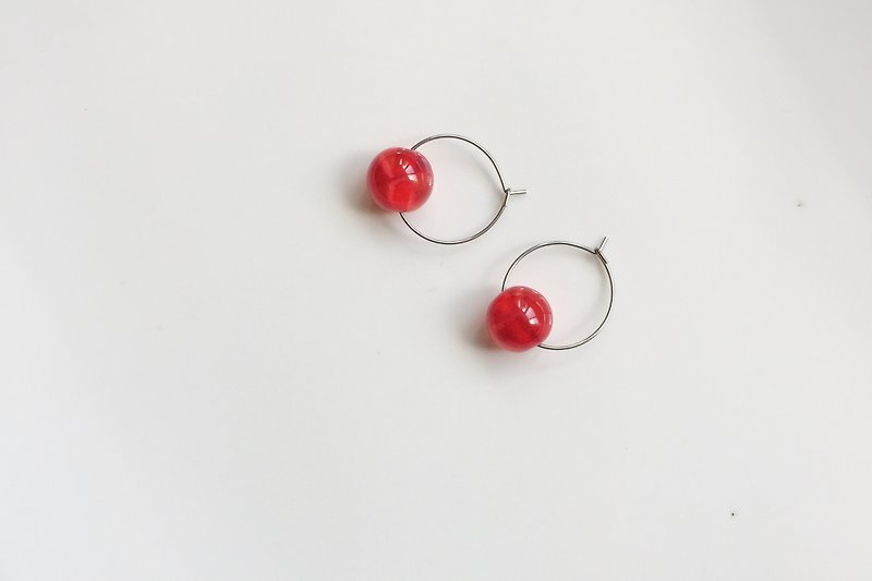 草莓果醬 不鏽鋼圈形玻璃耳環 - 耳環/耳夾 - 玻璃 紅色
