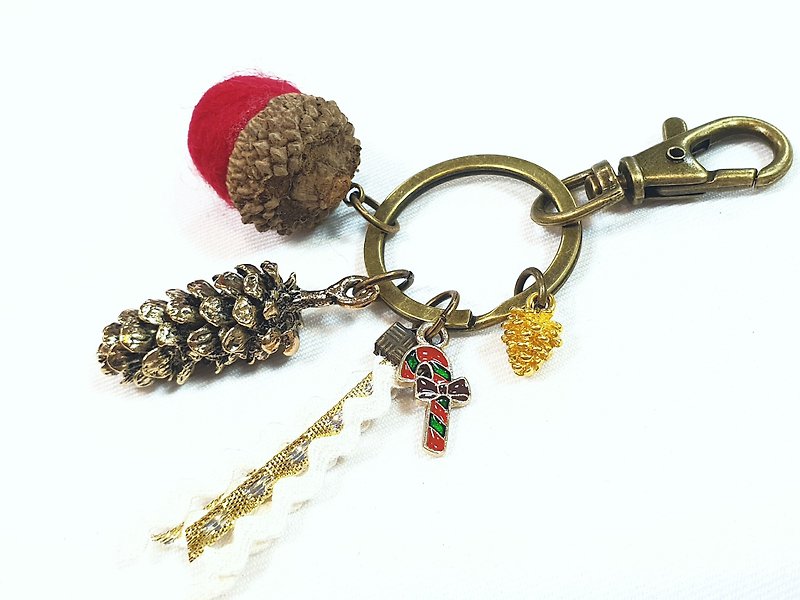 Paris*Le Bonheun. Forest of happiness. Christmas pine cones. Wool felt acorn pine cone key ring - Keychains - Other Metals Red