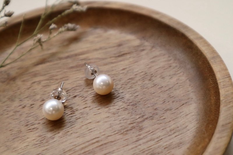 Lune Lapin Handmade 7-8mm Freshwater Pearl Earrings - Earrings & Clip-ons - Pearl Silver