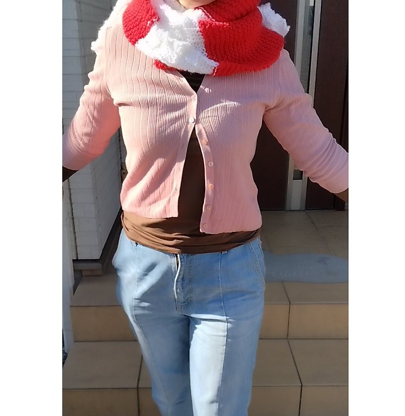【Made in Japan /Hand-knitted】 Unisex Long Red-White Scarf Warm & Soft Cool Cute - ผ้าพันคอถัก - วัสดุอื่นๆ สีแดง