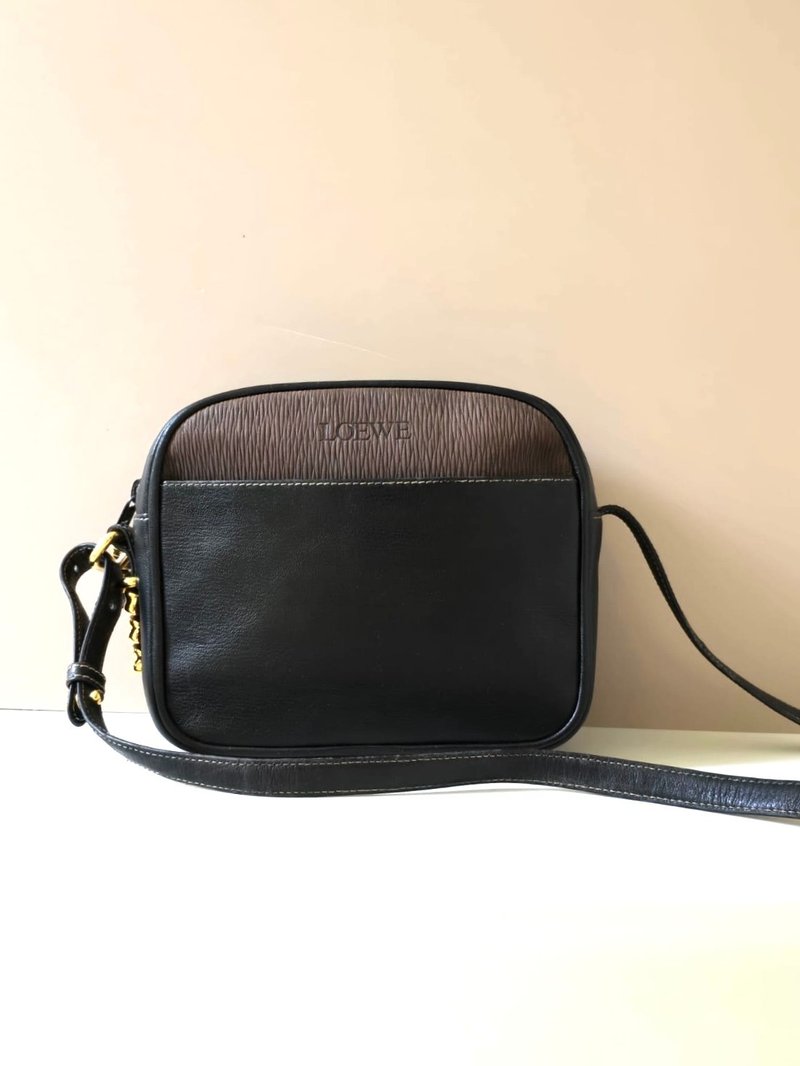 絕版中古包 Loewe蛇骨古董相機包 側背包 斜背包 皮革包 單肩包 - 側背包/斜背包 - 真皮 黑色