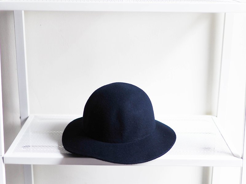 リバーヒル - クラシックでエレガントなフレンチアンティーク/ポール深海ブルー/アンティークプレーン圧縮品質羊毛ドーム絵帽子/クローシュ帽子婦人帽子レトロ - 帽子 - ウール ブルー