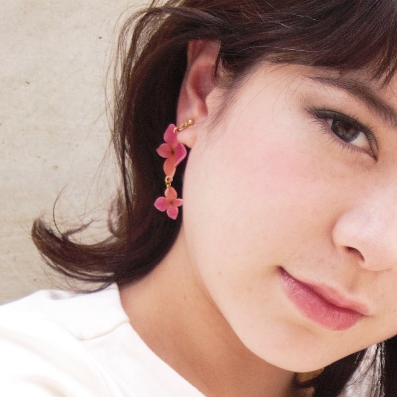 Sunset hydrangea scented ears (asymmetry) - Earrings & Clip-ons - Cotton & Hemp Pink