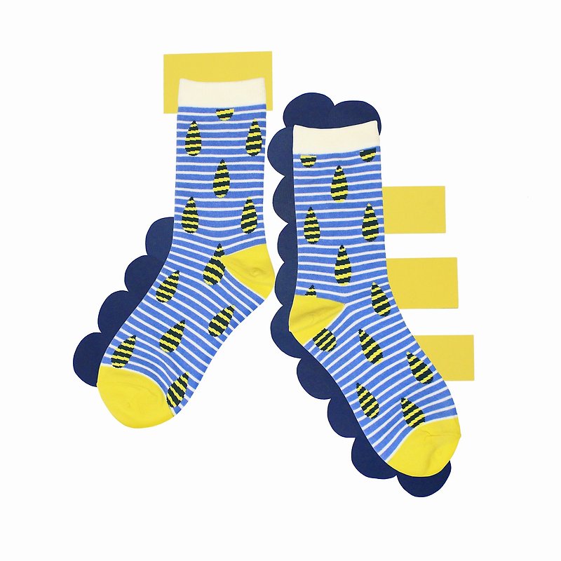 Raindrop White Unisex Crew Socks | mens socks | womens socks | comfortable socks - ถุงเท้า - ผ้าฝ้าย/ผ้าลินิน ขาว