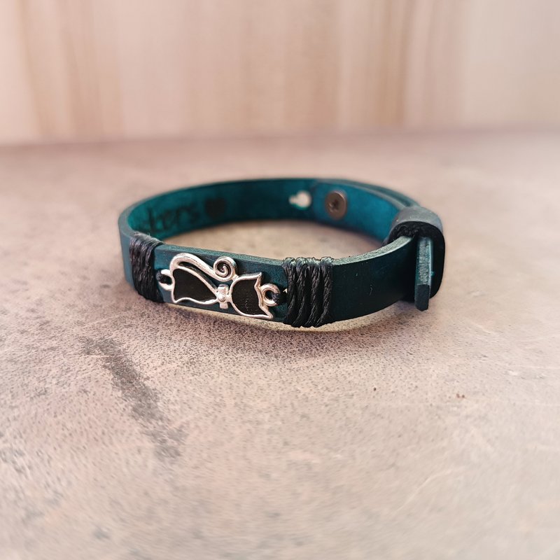 Personalized Black Cat Bracelet with Free Underside Message, Midnight Whisper - 手鍊/手環 - 真皮 藍色