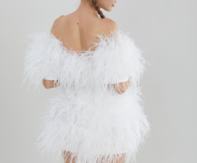 White 2024 feather clothing