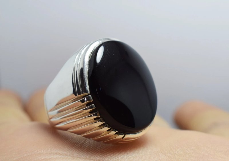 ブラックレッドイエメンアゲートリング アキク アゲート バゲ ハンドメイド メンズリング アキク - リング・指輪 - 宝石 ブラック