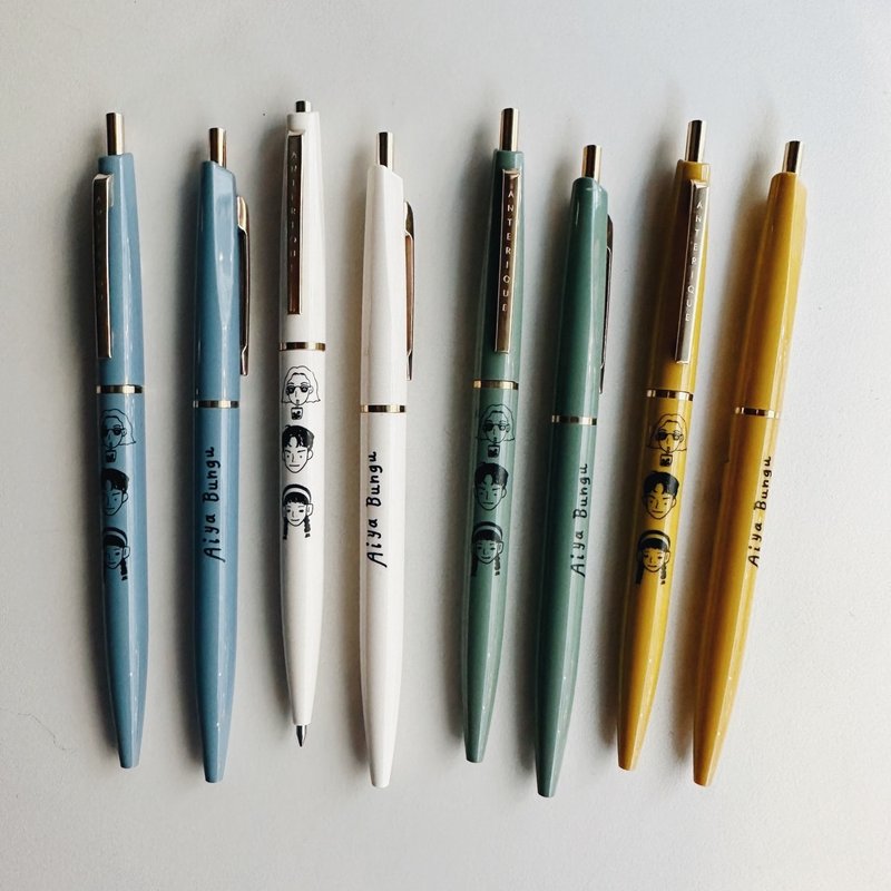 Aizhi Stationery Room joint model stationery store people retro gold clip ball pen 0.5mm oily - ไส้ปากกาโรลเลอร์บอล - พลาสติก 