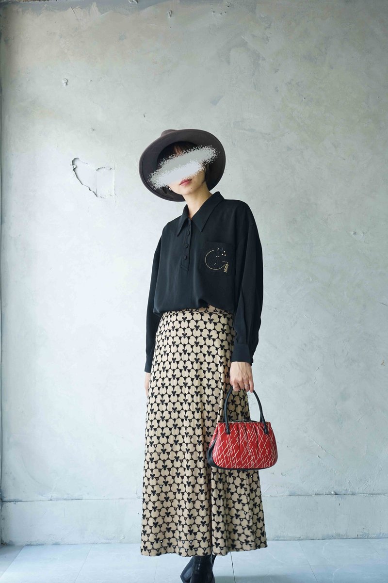 尋寶古著-魔法師刺繡口袋黑色開襟上衣 - 女上衣/長袖上衣 - 聚酯纖維 黑色