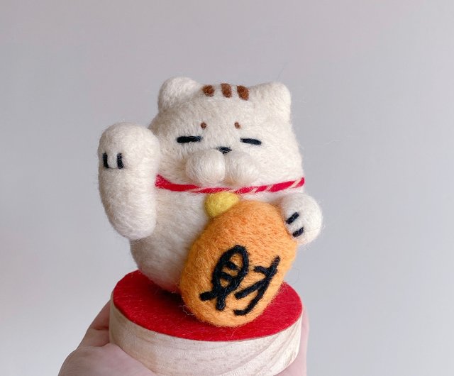 羊毛フェルト 招き猫飾り - ショップ momoderqq 置物 - Pinkoi