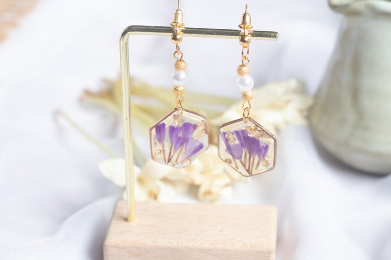 Handmade resin earrings - 耳環/耳夾/耳骨夾 - 塑膠 紫色