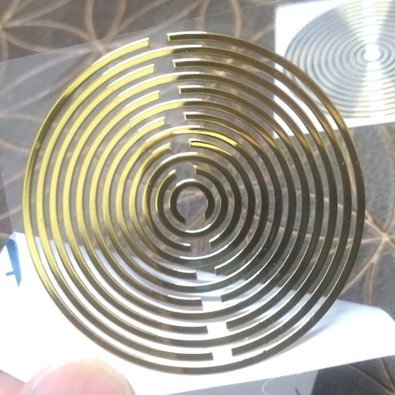 【獨家設計】MWO線圏符號金屬貼紙 - 金工/飾品 - 其他金屬 金色