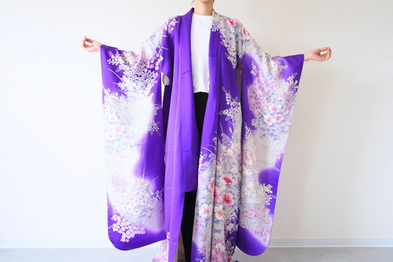 KIMONO, floral kimono, Kimono dress, Wedding kimono, long kimono, vintage kimono - ชุดราตรี - ผ้าไหม สีม่วง