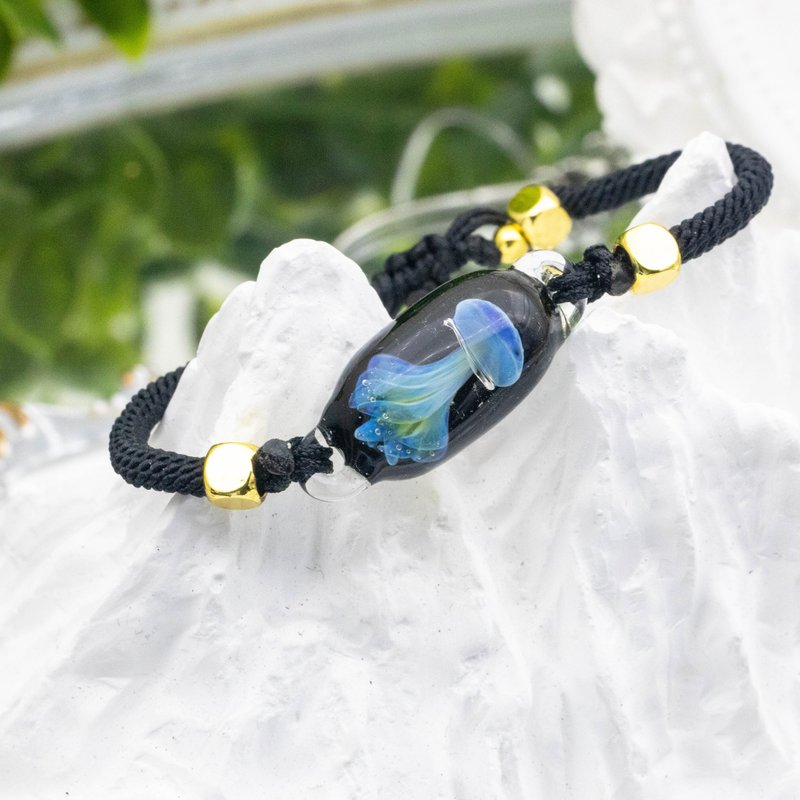 blue jellyfish bracelet - สร้อยข้อมือ - แก้ว สีน้ำเงิน