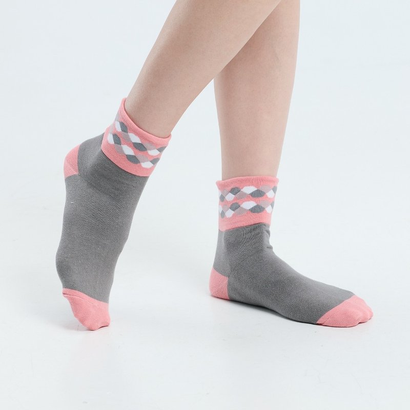 貝柔日系萊卡寬口襪-拐麻花(男女適用) - 襪子 - 棉．麻 白色