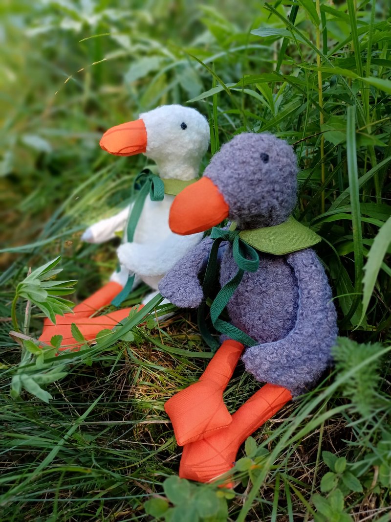 Goose soft toy with removable clothing, Bird toys for Kids, Gift for bird lovers - ของเล่นเด็ก - วัสดุอีโค ขาว