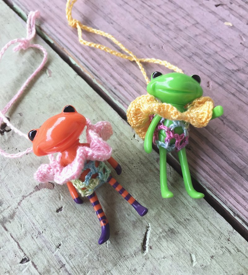 wonder frog小青蛙用的手工蕾絲編織花兒小背帶六種配色可以選擇 - 其他 - 棉．麻 多色