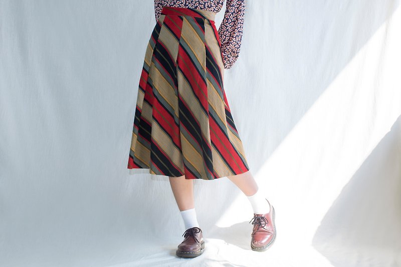 Twill gift box corduroy skirt - Skirts - Other Materials Red
