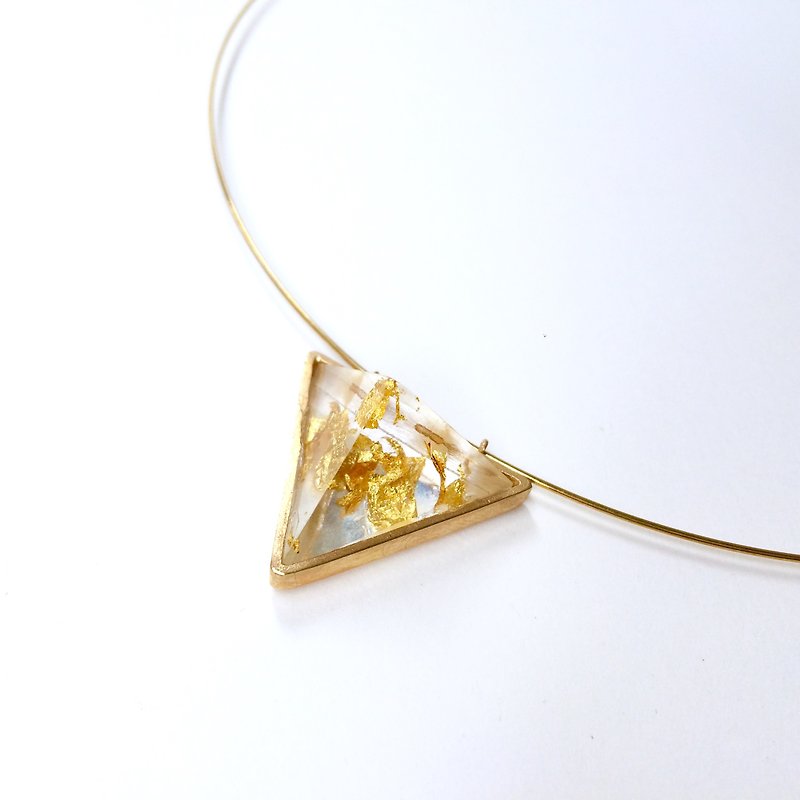 triangle choker gold leaf - สร้อยคอ - เรซิน สีทอง