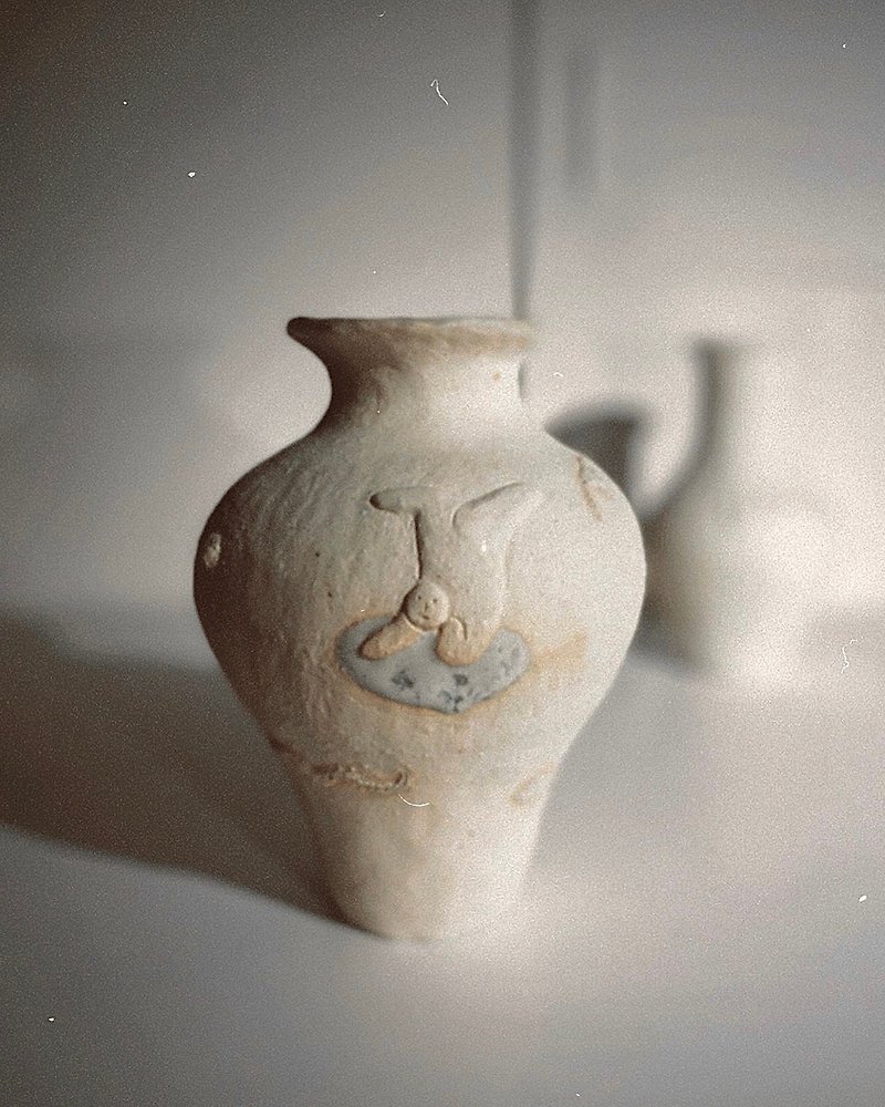 Fossil falls figurine vase - Pottery & Ceramics - Pottery White
