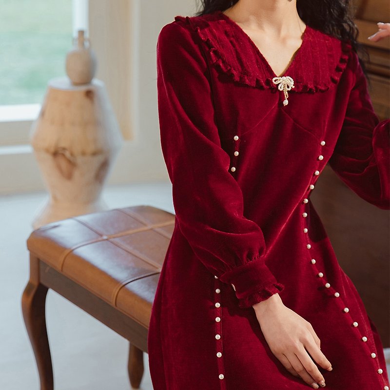 Thickened warm mid-length dress red velvet new year dress - ชุดเดรส - เส้นใยสังเคราะห์ 