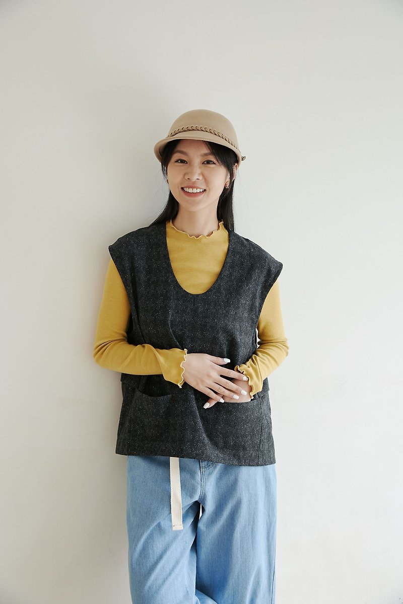 Yeanweit's splicing wool thermal vest-movie night/ wool vest/ matching vest - เสื้อผู้หญิง - ขนแกะ สีเทา