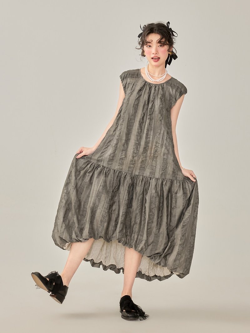 塞勒斯之語 復古 肌理條紋 花苞裙 連衣裙 - 連身裙 - 其他材質 灰色