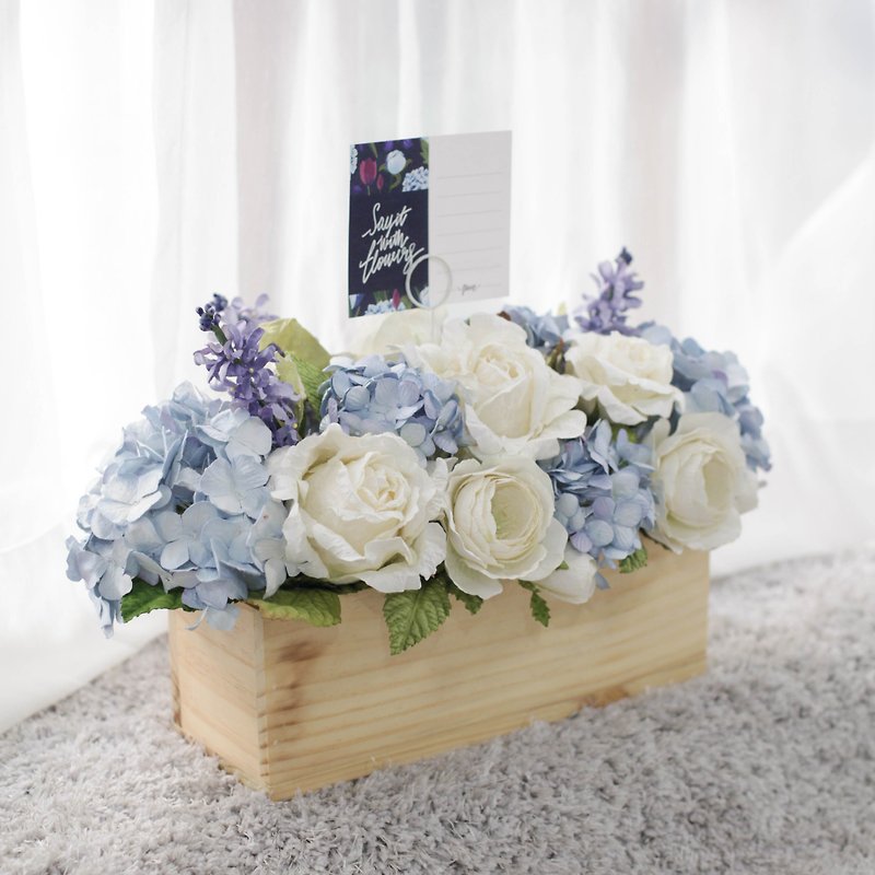 Dining Table Wooden Centerpiece Handmade Paper Flower Decoration  - ของวางตกแต่ง - กระดาษ สีน้ำเงิน