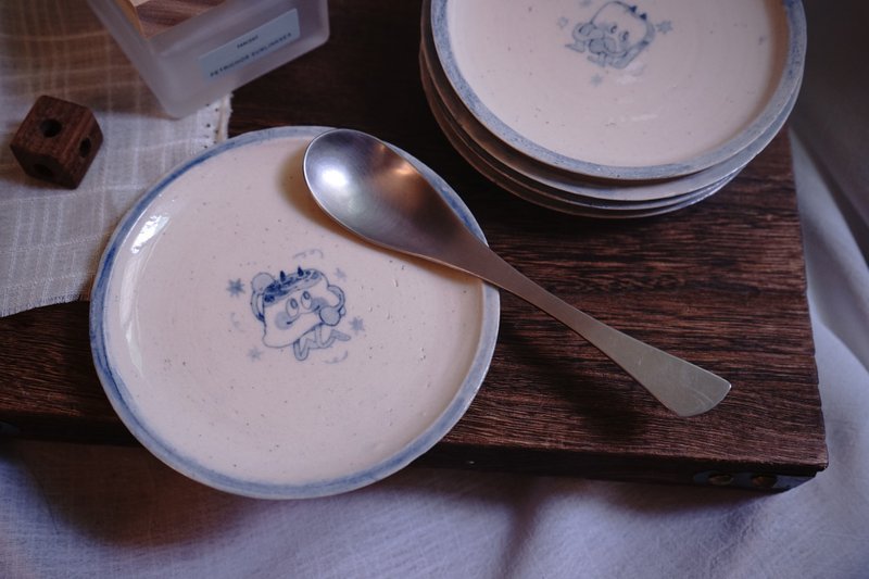 Pottery | Hand-drawn blue and white painted plate--pudding - จานและถาด - ดินเผา สีน้ำเงิน