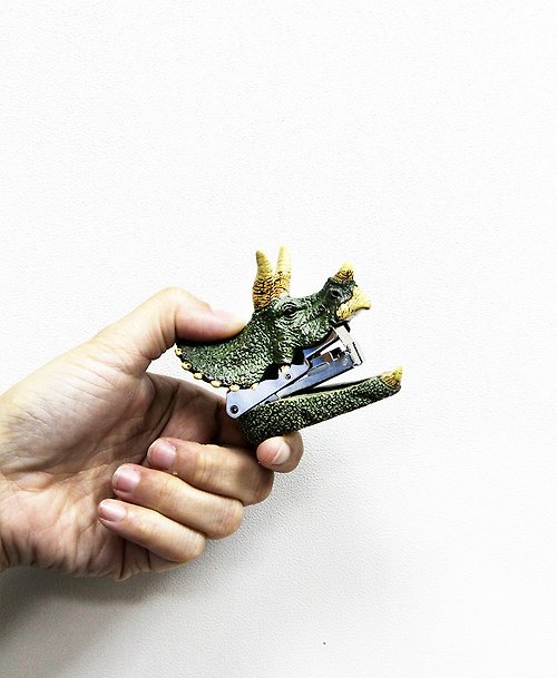 SÜSS Living生活良品 日本Magnets侏儸紀系列 三角龍恐龍造型10號針小釘書機