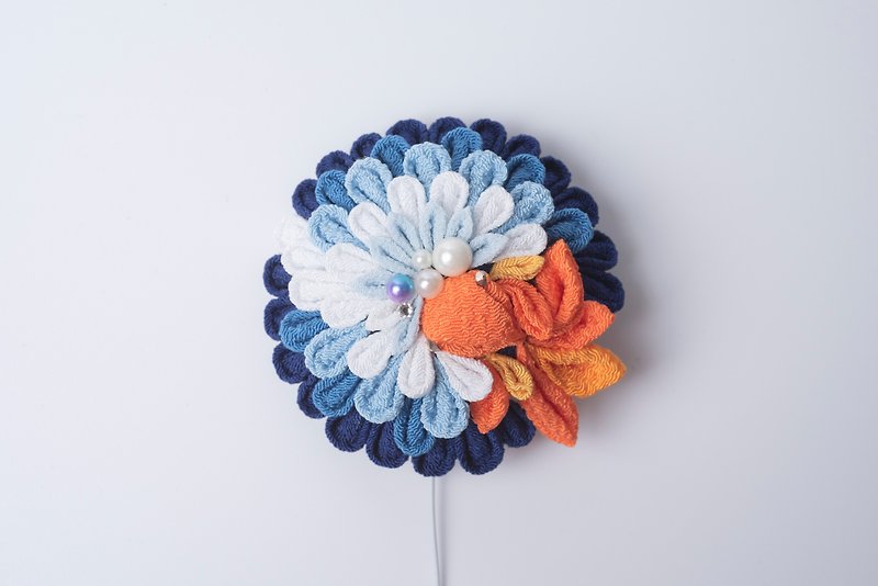 【湖澄こすみ】つまみ工業/Goldfish 5th segment lake flower semi-finished product (dark blue) hairpin - เครื่องประดับผม - ไฟเบอร์อื่นๆ สีน้ำเงิน