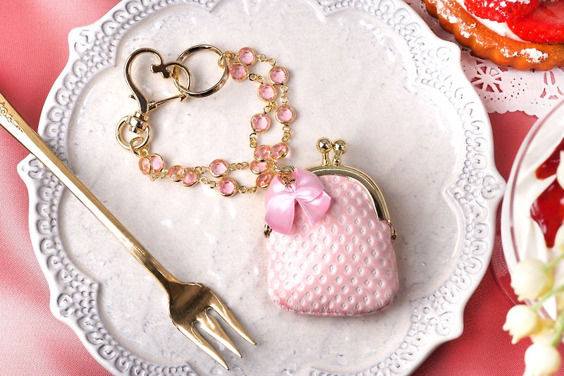 White strawberry mini clasp bag charm chain with pink stone - อื่นๆ - หนังแท้ สึชมพู