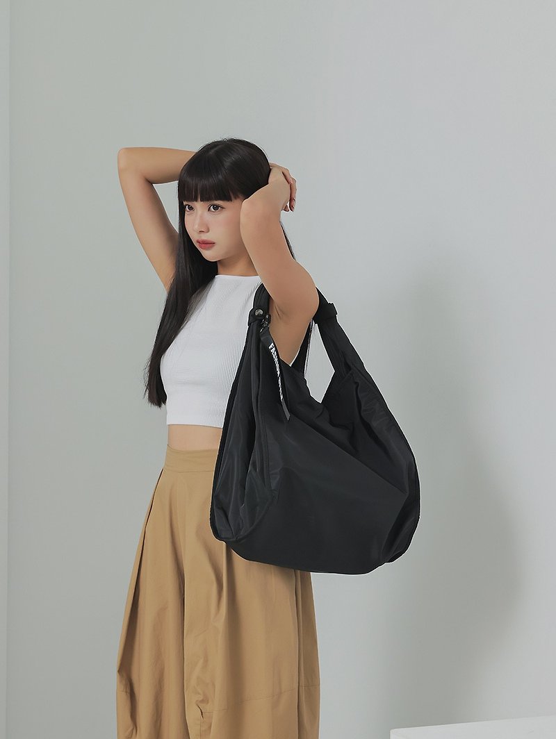supportrole deconstructed design neutral simple sports casual shoulder bag black - กระเป๋าถือ - ไฟเบอร์อื่นๆ สีดำ
