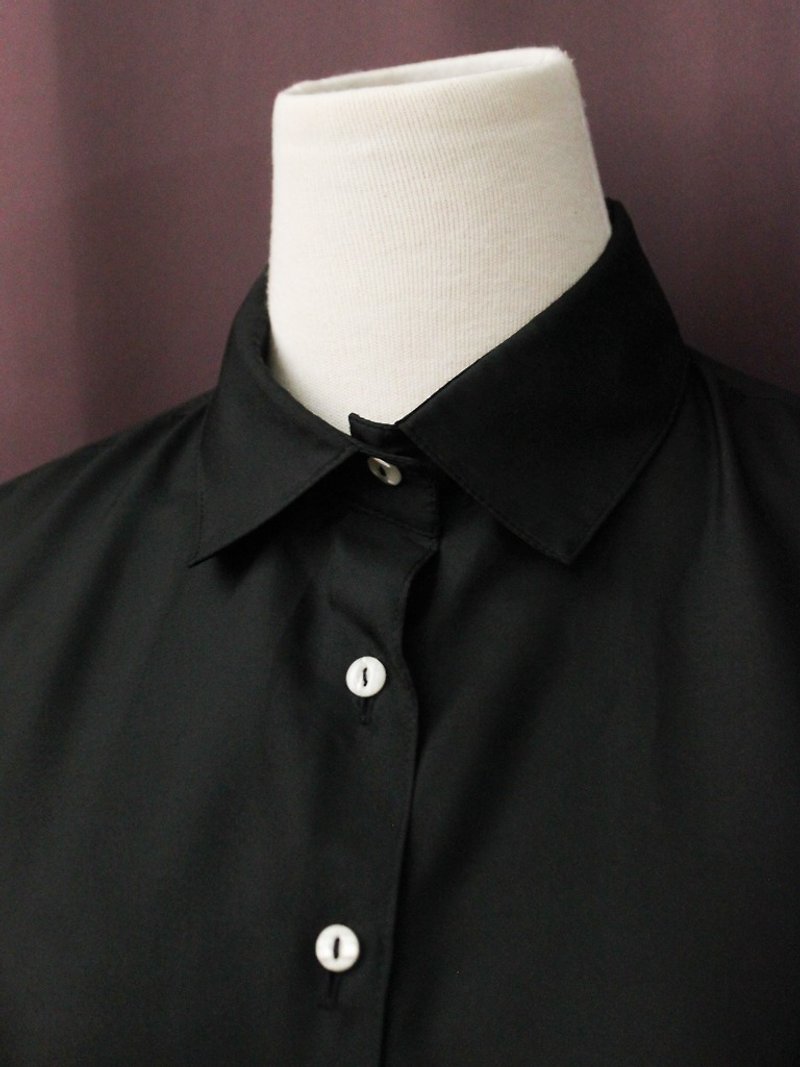 復古歐洲簡約厚黑色素色寬鬆長袖古著襯衫 Vintage Blouse - 恤衫 - 聚酯纖維 黑色
