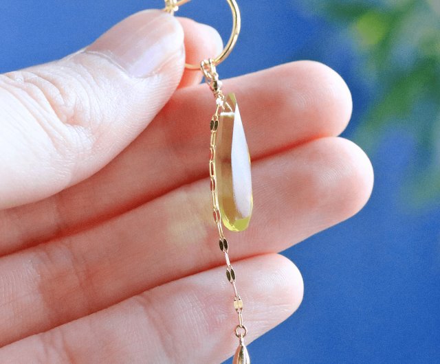 レモンクォーツK18チェーンチャームのクロッシングピアス