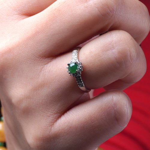 瓔珞珠寶盒 E.L.Jewelry Box 冰陽綠翡翠蛋面戒指 925銀 | 天然A貨翡翠 | 送禮