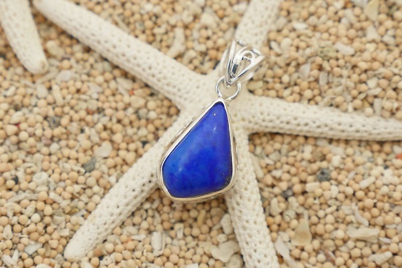 Lapis lazuli Silver pendant top - Necklaces - Stone Blue