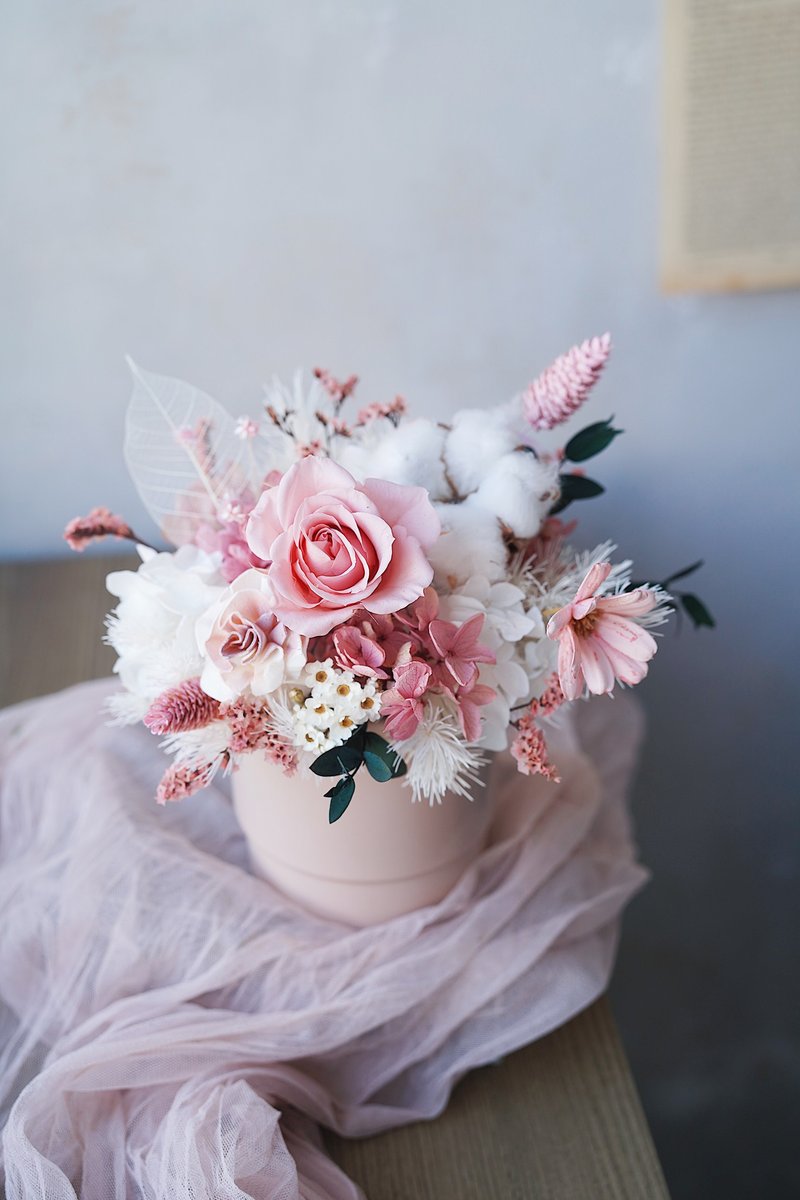 【GOODLILY flower】Vintage sweet pink rose table flower - ช่อดอกไม้แห้ง - พืช/ดอกไม้ สึชมพู