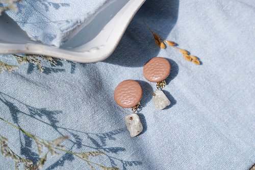 米石里 石穗-春分 圓型粉色皮革造型大理石夾式耳環 日本配