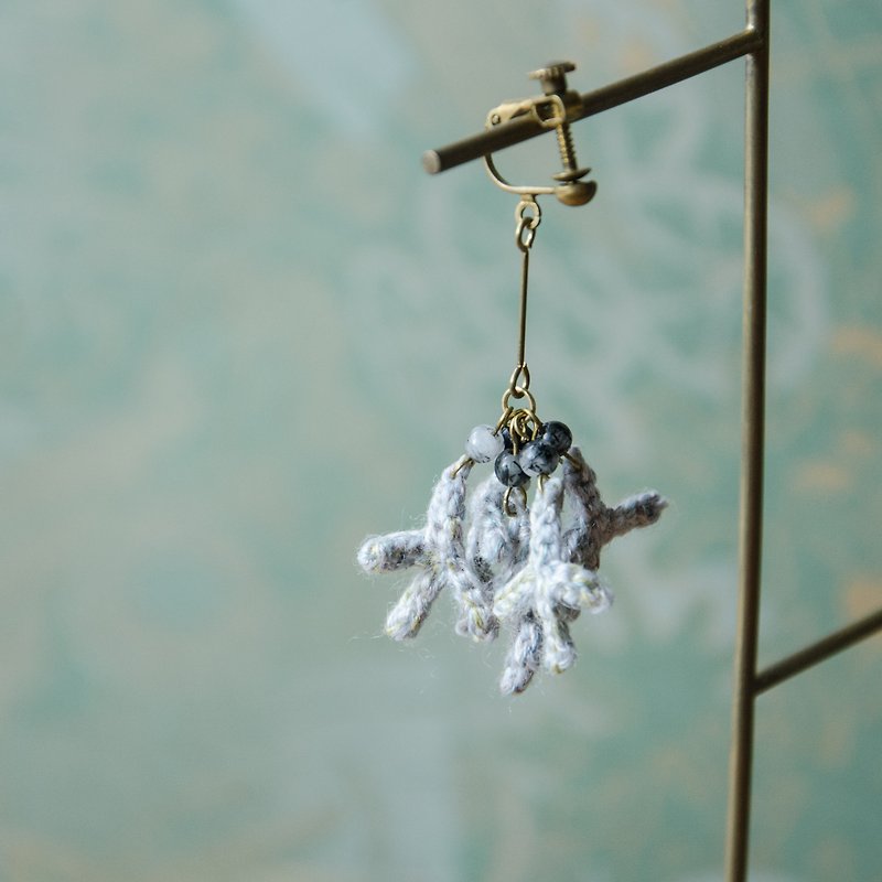 blossom hoar crochet earring u. - Earrings & Clip-ons - Cotton & Hemp White