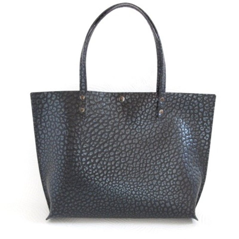 Cowhide, A4 compatible, one-piece leather medium tote, antelope-style embossed, black, 0253 - กระเป๋าถือ - หนังแท้ สีดำ