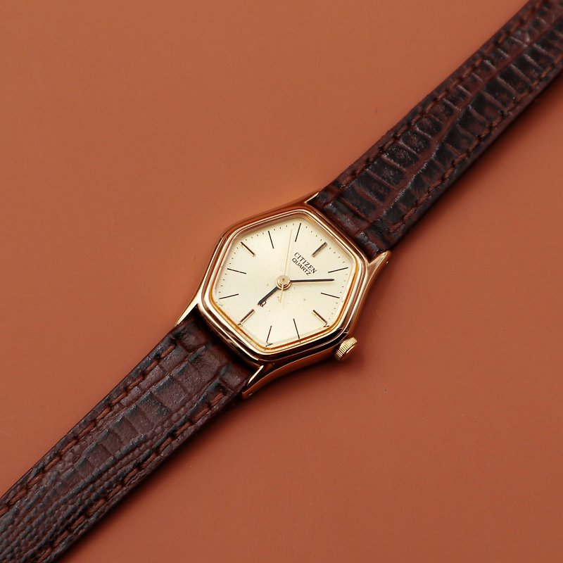 CITIZEN Advanced Hexagonal Quartz Watch - นาฬิกาผู้หญิง - วัสดุอื่นๆ 